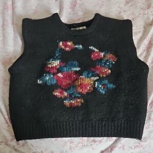 Black Sleeveless Sweater Vest with  Floral Pattern